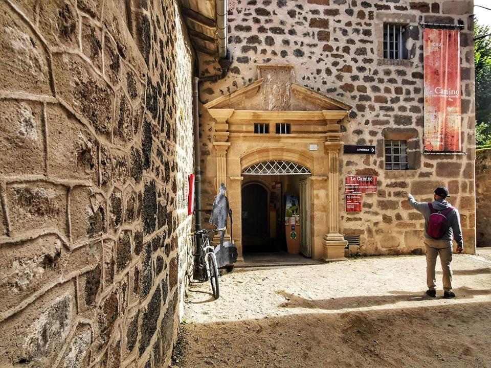 Gite La Decouverte Petit Dejeuner Offert Le Puy-en-Velay Eksteriør bilde